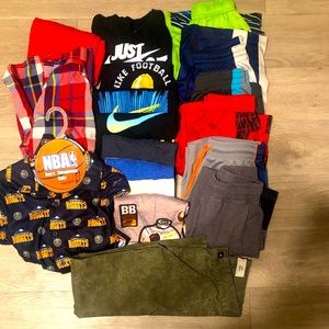 Boys Nike shirts and shorts all size 8 or small
